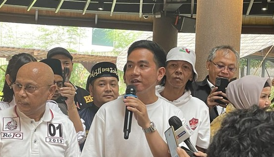 Penegasan Gibran Minta Relawan tak percaya soal jurkam